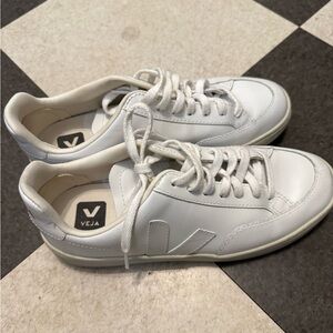 Veja Cream and White Low-Top Sneakers